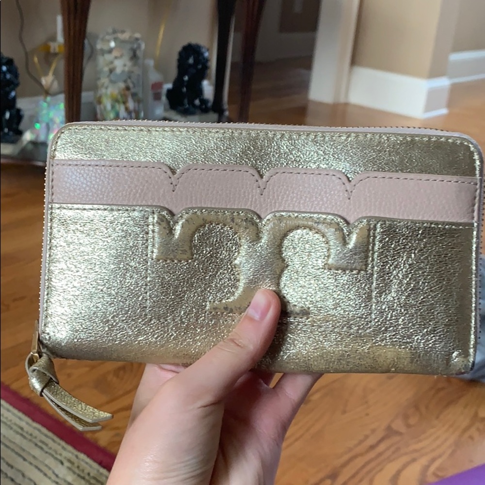 gold tory burch wallet
